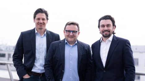 Stellenanzeigen-Holding Tenhil startet durch - Das neue Tenhil-Management-Board: Dirk Kümmerle, Dr. Peter Langbauer, Konstantin Janusch (v.l.n.r.) Foto: Manuel Köhler / brandpirate.de